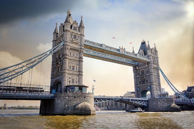 tower-bridge-5727975_640